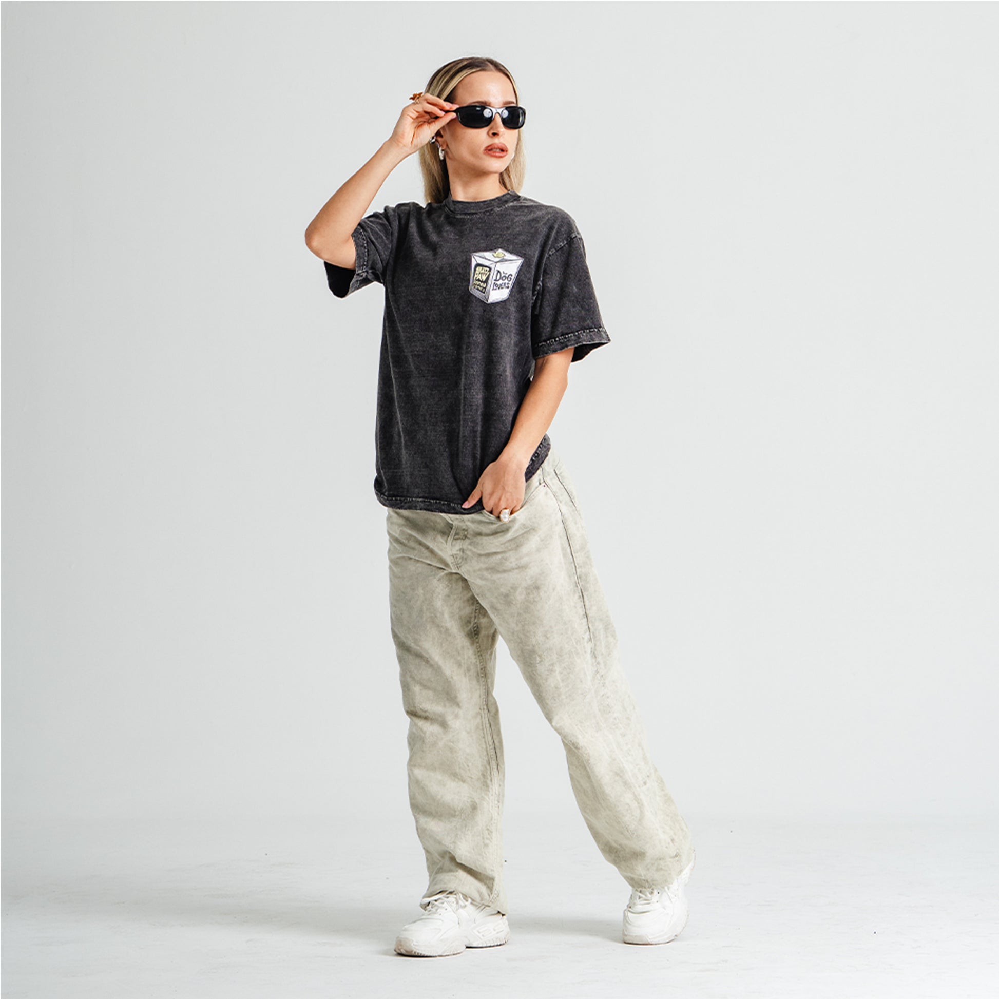 Bad Paw - Ramen Tee - No es sopa, pero te va a calentar el alma